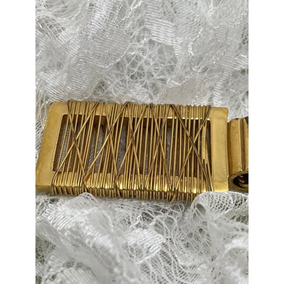 Vintage Gold Tone Rectangle Wire Pendant Spiral Chain Necklace - Picture 2 of 6